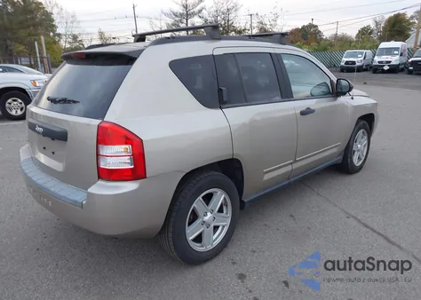 2009 Jeep Compass Sport z USA, uszkodzony, nr VIN 1J4FF47B89D217898